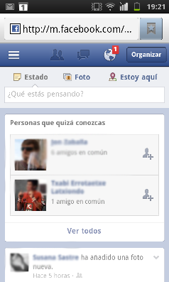 Pantalla de Facebook en móvil